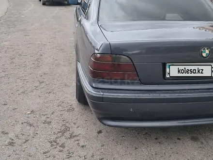 BMW 740 1996 года за 3 250 000 тг. в Кулан – фото 4