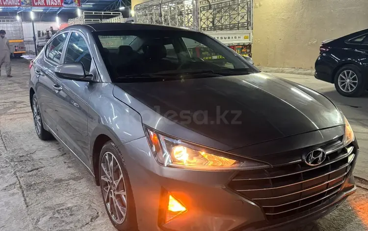 Hyundai Elantra 2018 года за 6 500 000 тг. в Актау