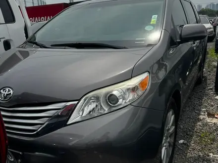 Toyota Sienna 2013 года за 7 700 000 тг. в Актобе