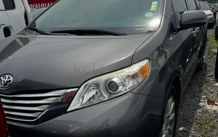 Toyota Sienna 2013 года за 7 700 000 тг. в Актобе