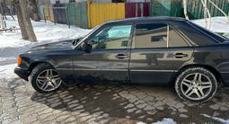 Mercedes-Benz E 200 1993 года за 3 600 000 тг. в Караганда – фото 5