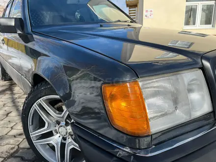 Mercedes-Benz E 200 1993 года за 3 600 000 тг. в Караганда – фото 51