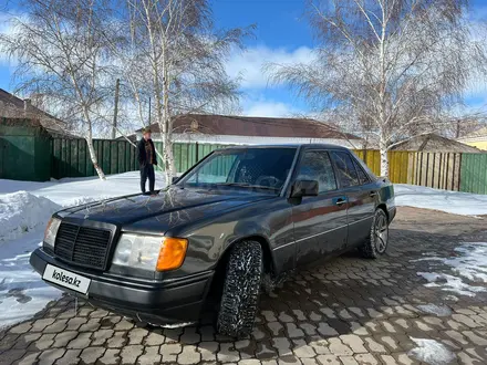 Mercedes-Benz E 200 1993 года за 3 600 000 тг. в Караганда