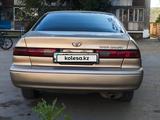 Toyota Camry 1998 годаүшін2 850 000 тг. в Семей – фото 4