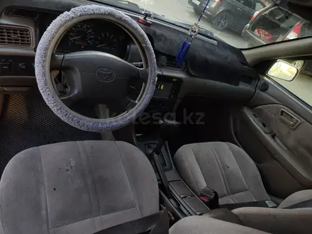 Toyota Camry 1998 года за 2 850 000 тг. в Семей – фото 7