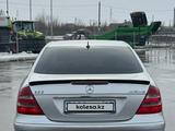 Mercedes-Benz E 320 2002 года за 7 000 000 тг. в Уральск – фото 2