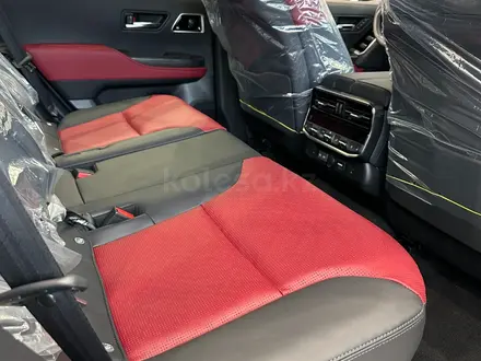 Toyota Land Cruiser Premium+ 2025 года за 73 000 000 тг. в Астана – фото 14