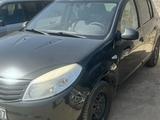 Renault Sandero 2013 годаүшін3 500 000 тг. в Уральск