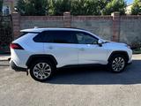 Toyota RAV4 2024 года за 16 200 000 тг. в Алматы