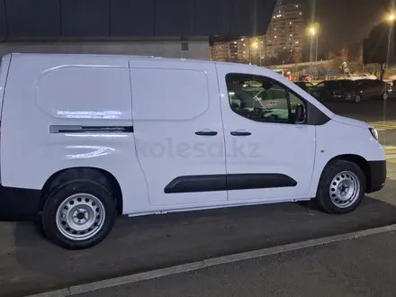 Toyota ProAce Verso 2025 года за 24 900 000 тг. в Алматы – фото 56