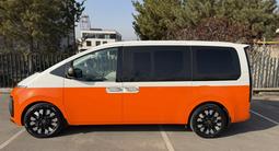 Hyundai Staria 2025 года за 26 000 000 тг. в Алматы – фото 2