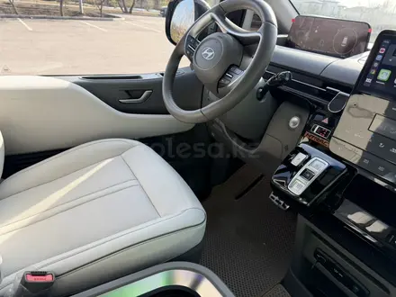 Hyundai Staria 2025 года за 24 500 000 тг. в Алматы – фото 17