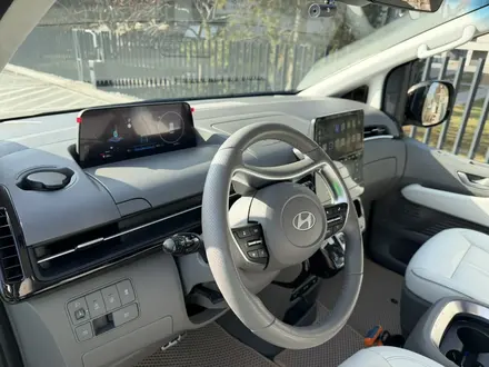 Hyundai Staria 2025 года за 24 500 000 тг. в Алматы – фото 20