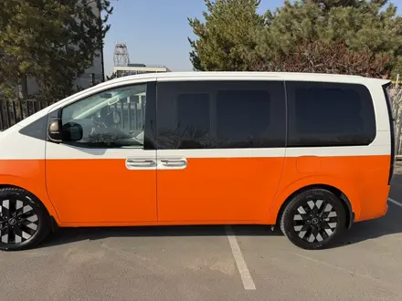 Hyundai Staria 2025 года за 24 500 000 тг. в Алматы – фото 35