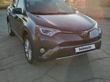 Toyota RAV4 2016 года за 12 800 000 тг. в Астана