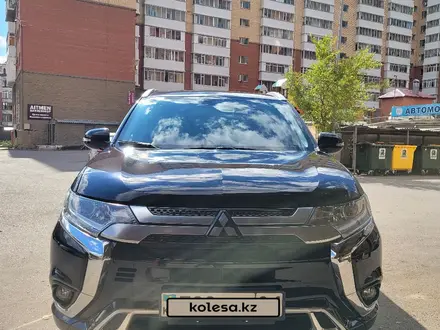 Mitsubishi Outlander 2022 года за 12 800 000 тг. в Петропавловск