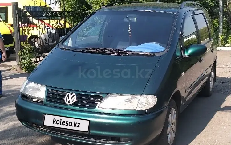 Volkswagen Sharan 1998 годаүшін2 500 000 тг. в Караганда