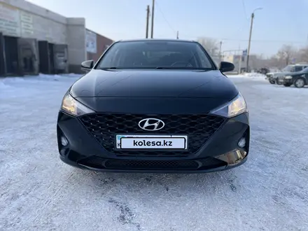 Hyundai Accent 2021 года за 8 100 000 тг. в Астана – фото 2