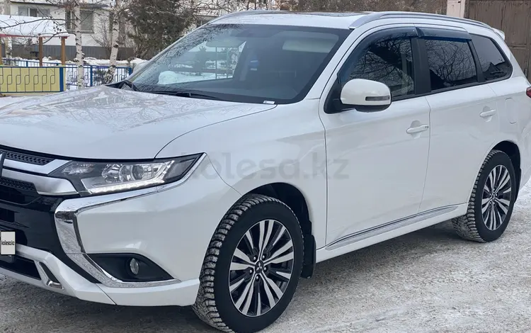 Mitsubishi Outlander 2022 годаүшін12 500 000 тг. в Петропавловск