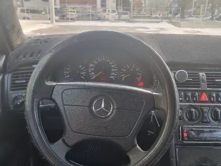 Mercedes-Benz E 320 1998 года за 3 800 000 тг. в Семей – фото 14