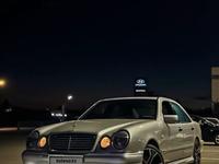 Mercedes-Benz E 320 1998 года за 3 800 000 тг. в Семей