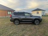 Toyota Land Cruiser Prado 2023 года за 32 000 000 тг. в Актобе – фото 5