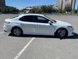 Toyota Camry 2018 годаүшін11 000 000 тг. в Семей – фото 2