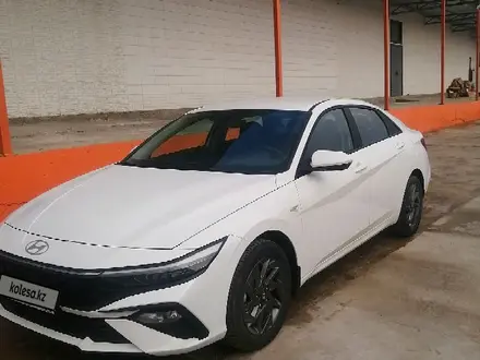 Hyundai Elantra 2023 года за 12 500 000 тг. в Атырау