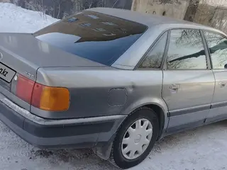 Audi 100