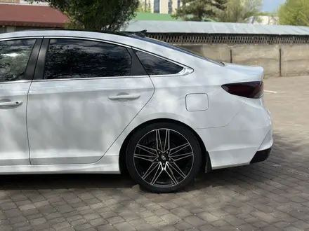 Hyundai Sonata 2019 года за 7 990 000 тг. в Уральск – фото 4