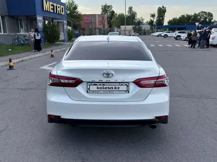 Toyota Camry 2020 года за 12 000 000 тг. в Алматы – фото 4