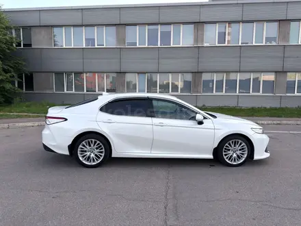 Toyota Camry 2020 года за 12 000 000 тг. в Алматы – фото 3