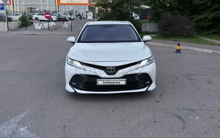 Toyota Camry 2020 года за 12 000 000 тг. в Алматы