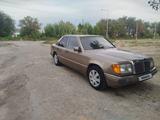 Mercedes-Benz E 230 1991 годаfor900 000 тг. в Кызылорда – фото 3