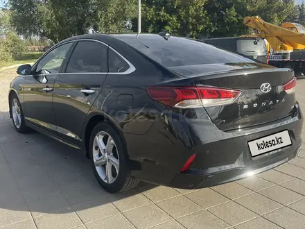 Hyundai Sonata 2017 года за 9 500 000 тг. в Костанай – фото 2