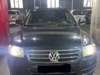 Volkswagen Touareg 2006 года за 5 500 000 тг. в Алматы