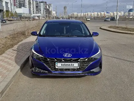 Hyundai Elantra 2023 года за 10 000 000 тг. в Астана