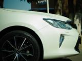 Toyota Camry 2017 годаүшін11 000 000 тг. в Атырау – фото 4