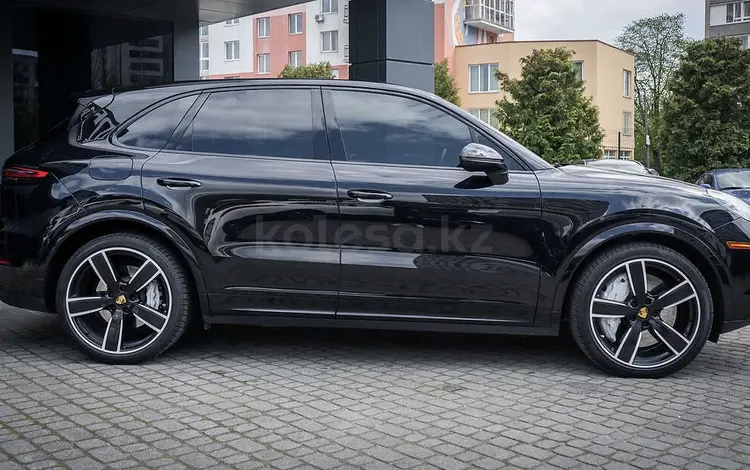 Porsche Cayenne 2018 года за 64 150 000 тг. в Айтеке би