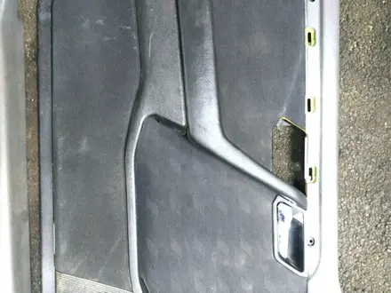 Обшивка двери Mercedes-Benz W202 за 15 000 тг. в Алматы – фото 2
