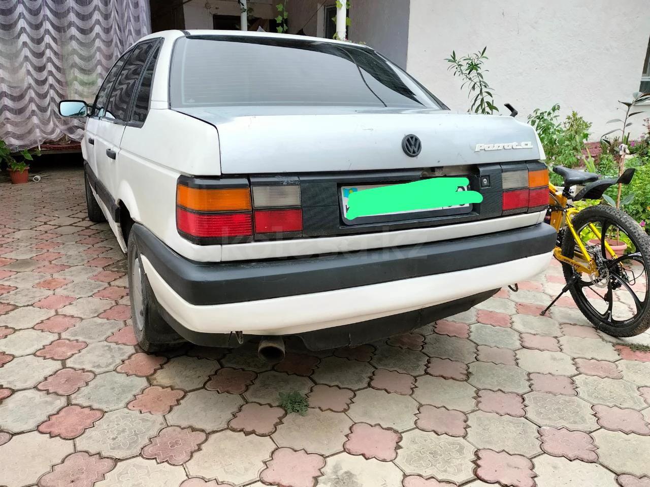 Volkswagen Passat 1989 г.