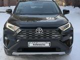 Toyota RAV4 2021 года за 17 500 000 тг. в Астана – фото 3