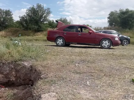 Mercedes-Benz C 180 1994 года за 1 200 000 тг. в Караганда – фото 4