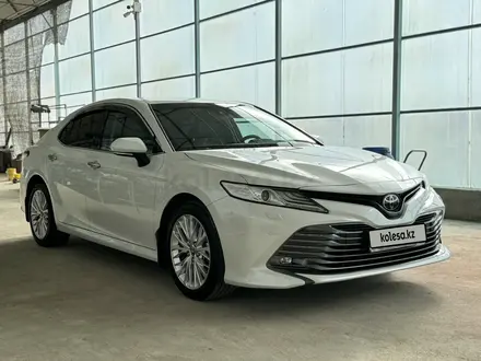 Toyota Camry 2019 года за 15 900 000 тг. в Шымкент – фото 3