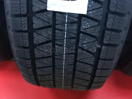 285-65-17 Bridgestone Blizzak DMV3 за 111 000 тг. в Алматы – фото 2
