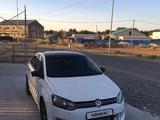Volkswagen Polo 2013 года за 1 450 000 тг. в Атырау – фото 4