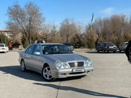 Mercedes-Benz E 280 2001 года за 6 000 000 тг. в Туркестан – фото 2