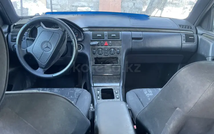Салон Mercedes 210-й Сидения Дверные Карты Обшивки за 200 000 тг. в Караганда