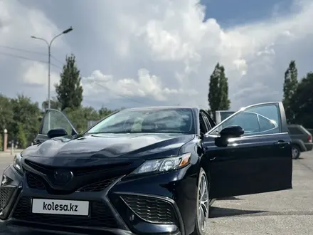 Toyota Camry 2020 года за 13 000 000 тг. в Астана – фото 4