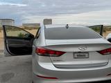 Hyundai Elantra 2018 годаүшін4 800 000 тг. в Актау